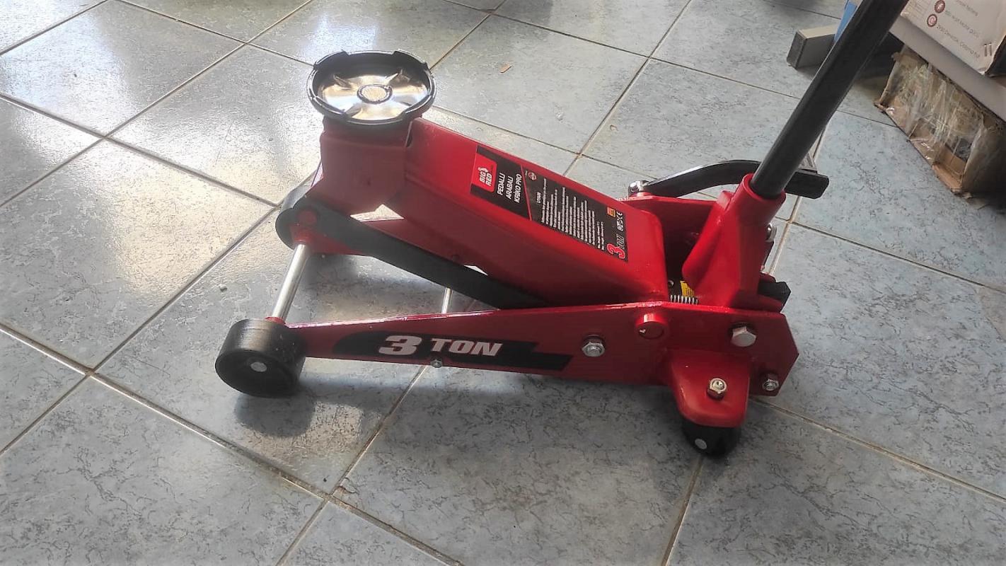 Bigred Arabalı Kriko 3 Ton Düşük Şase Pedallı Pro Model T83502